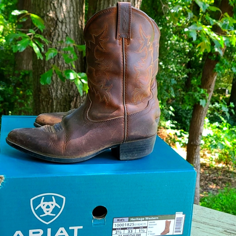 Ariat Girls cowgirl boots